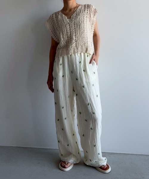 Unitage(ユニテージ)の「フラワー刺繍イージーパンツ(その他パンツ・レディース・アイボリー/ブラック・FREE)」の15枚目の写真