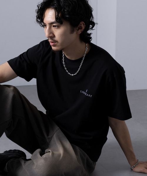 LION HEART(ライオンハート)の「【LION HEART】別注 ワンポイント刺繍 クルーネック 半袖 Tシャツ(Tシャツ/カットソー・メンズ・ホワイト/ブラック・S/M/L)」の9枚目の写真