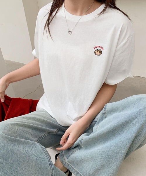 LOWO(ロワ)の「綿混ワンポイント刺繍Tシャツ カットソー(Tシャツ/カットソー・レディース・グレー/ライトグレー/ホワイト・FREE)」の6枚目の写真