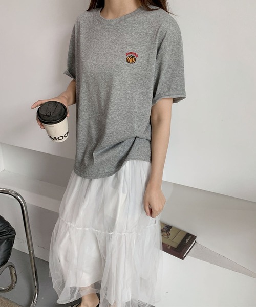 LOWO(ロワ)の「綿混ワンポイント刺繍Tシャツ カットソー(Tシャツ/カットソー・レディース・グレー/ライトグレー/ホワイト・FREE)」の11枚目の写真