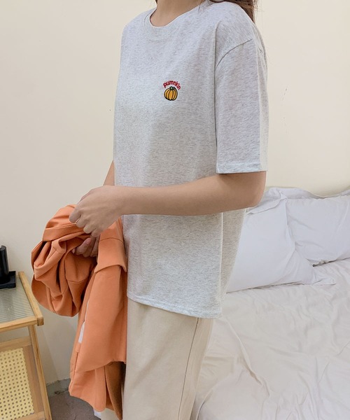 LOWO(ロワ)の「綿混ワンポイント刺繍Tシャツ カットソー(Tシャツ/カットソー・レディース・グレー/ライトグレー/ホワイト・FREE)」の14枚目の写真