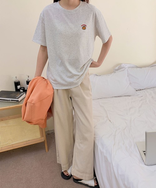 LOWO(ロワ)の「綿混ワンポイント刺繍Tシャツ カットソー(Tシャツ/カットソー・レディース・グレー/ライトグレー/ホワイト・FREE)」の15枚目の写真