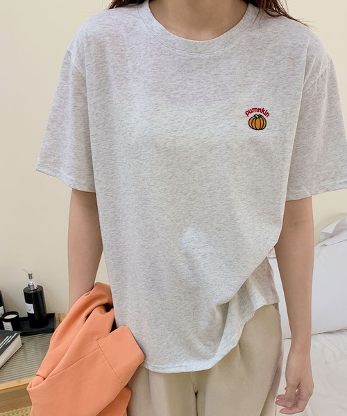 LOWO(ロワ)の「綿混ワンポイント刺繍Tシャツ カットソー(Tシャツ/カットソー・レディース・グレー/ライトグレー/ホワイト・FREE)」の16枚目の写真
