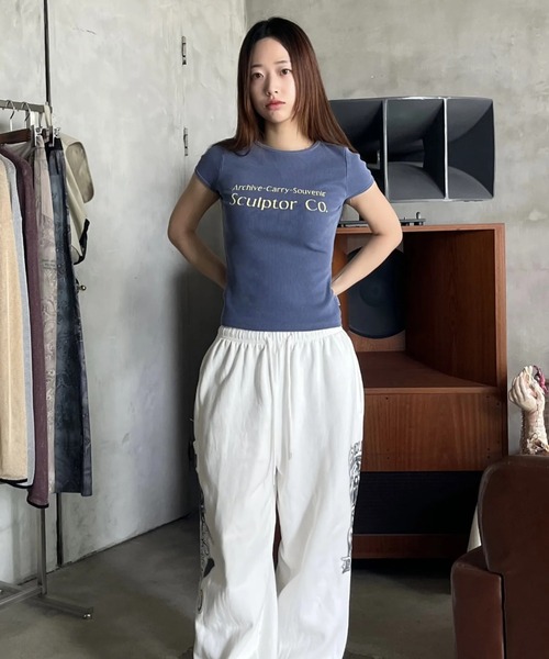 SCULPTOR(スカルプター)の「Archive Pigment Baby Tee(Tシャツ/カットソー・レディース・ブラウン/ピンク/ブルー/アイボリー・SMALL/LARGE/X-SMALL/MEDIUM)」の18枚目の写真