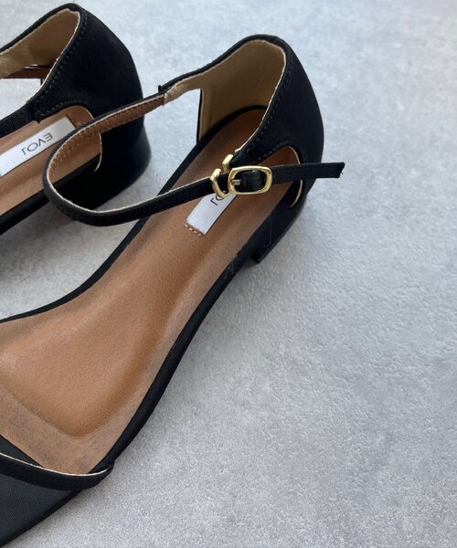 DouDou（ドゥドゥ）の「スクエアストラップサンダル（ブーツ・レディース・シルバー/ブラック/ゴールド・23cm/23.5cm/24cm）」の6枚目の写真