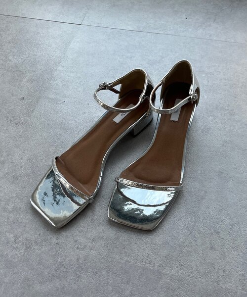 DouDou（ドゥドゥ）の「スクエアストラップサンダル（ブーツ・レディース・シルバー/ブラック/ゴールド・23cm/23.5cm/24cm）」の10枚目の写真