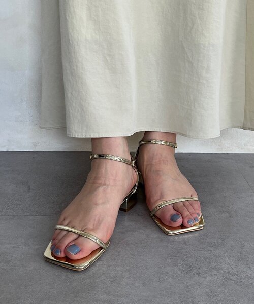 DouDou（ドゥドゥ）の「スクエアストラップサンダル（ブーツ・レディース・シルバー/ブラック/ゴールド・23cm/23.5cm/24cm）」の13枚目の写真