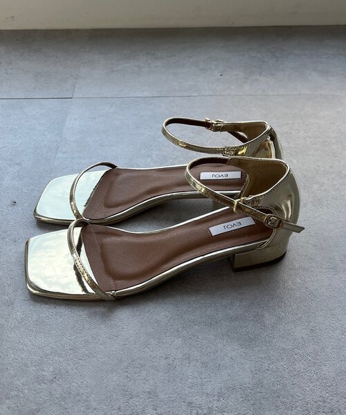 DouDou（ドゥドゥ）の「スクエアストラップサンダル（ブーツ・レディース・シルバー/ブラック/ゴールド・23cm/23.5cm/24cm）」の17枚目の写真