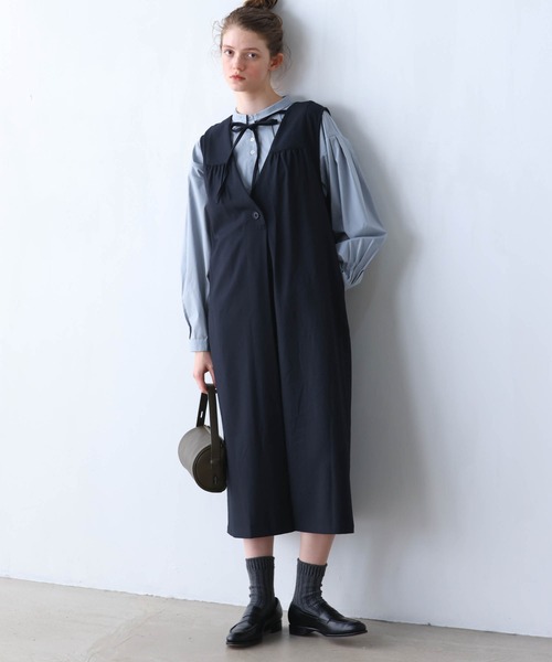 Kelen(ケレン)の「「KELEN / ケレン」前後2WAY Vネックエプロンワンピース(ワンピース・レディース・ベージュ/ネイビー/ブラウン・S/M)」の8枚目の写真