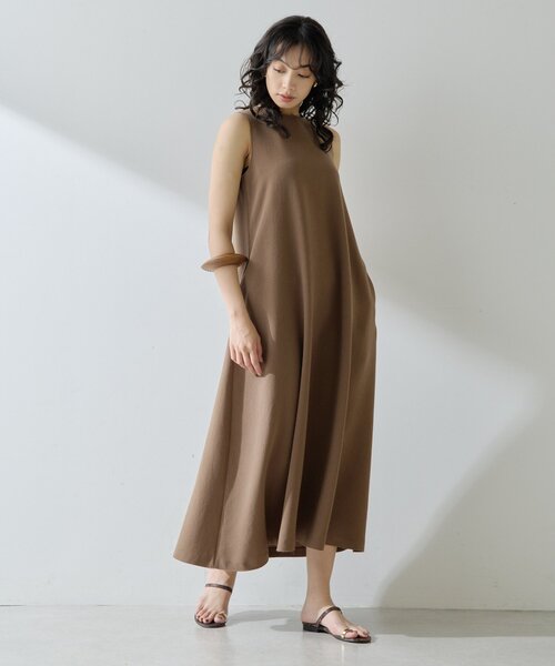 Whim Gazette(ウィムガゼット)の「バックサテンワンピース(ワンピース・レディース・チャコールグレー/モカ・FREE)」の22枚目の写真