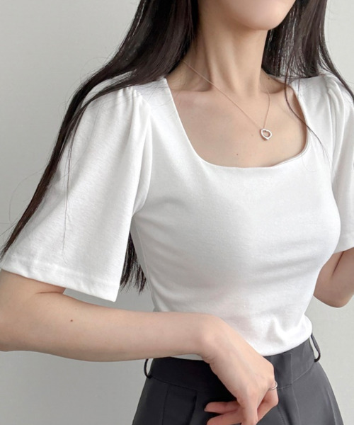 VIVID LADY(ビビッドレディー)の「ショルダーギャザー 半袖Tシャツ(Tシャツ/カットソー・レディース・ベージュ/アイボリー/ブラック・FREE)」の4枚目の写真