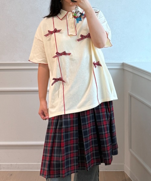 kutir（クティール）の「半袖チェックリボンポロTシャツ（ポロシャツ・レディース・ネイビー/オフホワイト/アイボリー・FREE）」の2枚目の写真