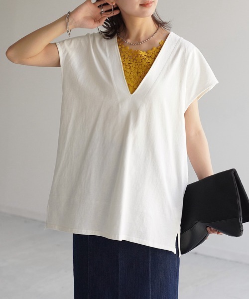 HUG.U（ハグユー）の「深Vネックカットソーベスト（Tシャツ/カットソー・レディース・ホワイト/ブラック/ラベンダー/ダークグレー/グレイッシュベージュ・M/L）」の17枚目の写真