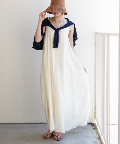gossip!ロサンゼルス(ゴシップロサンゼルス)の「シンプルフレア キャミソールワンピース(ワンピース・レディース・ブラック/オフホワイト・M/L)」の19枚目の写真
