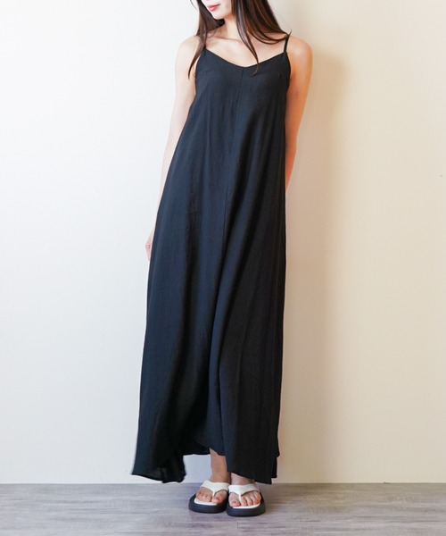 gossip!ロサンゼルス(ゴシップロサンゼルス)の「シンプルフレア キャミソールワンピース(ワンピース・レディース・ブラック/オフホワイト・M/L)」の4枚目の写真