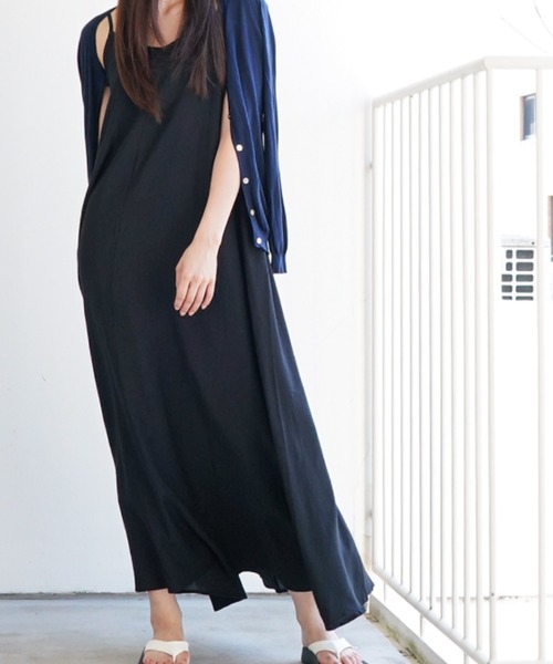 gossip!ロサンゼルス(ゴシップロサンゼルス)の「シンプルフレア キャミソールワンピース(ワンピース・レディース・ブラック/オフホワイト・M/L)」の10枚目の写真