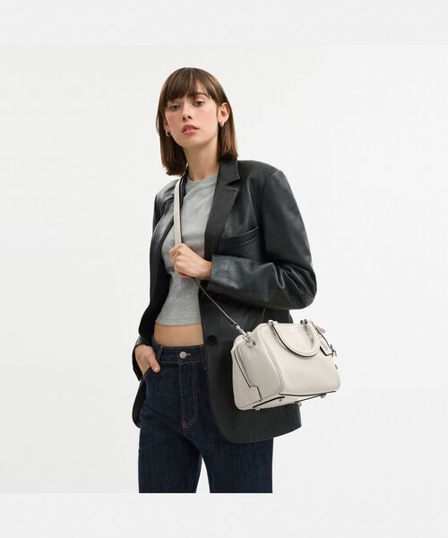 COACH コーチ キューブ ローグ バッグ 20 Amazon.com: Coach Rogue Cube 20, Chalk