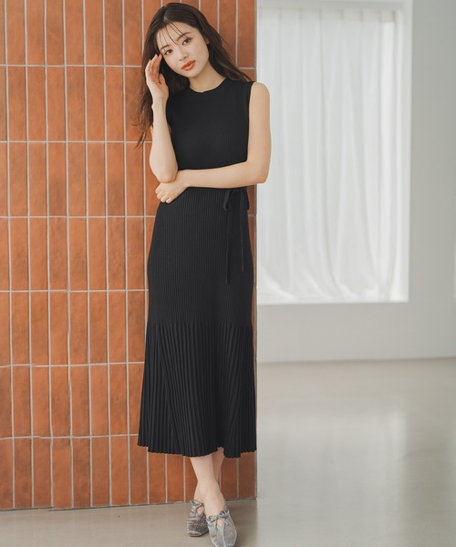 MISCH MASCH(ミッシュマッシュ)の「セミフレアリブニットワンピース(ワンピース・レディース・ブラック/ブラウン・フリ-)」の3枚目の写真