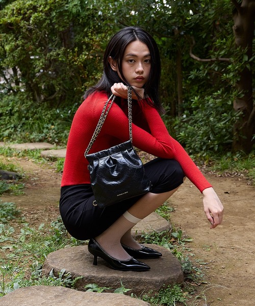 CHARLES & KEITH(チャールズ & キース)の「ブレイドチェーン ポインテッドトゥパンプス(パンプス・レディース・ブラック系その他7・23.5cm/23cm/22.5cm/22cm/26.5cm/25.5cm/25cm/24.5cm)」の7枚目の写真
