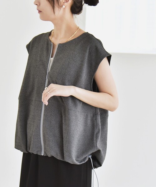 quaranciel（カランシエル）の「quaranciel:〈手洗い可能〉カット ジョーゼット ドロスト ジップ ベスト（Tシャツ/カットソー・レディース・ブラック/ブラウン/グレー・ONE SIZE）」の12枚目の写真