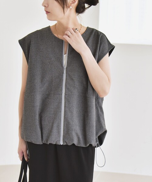 quaranciel（カランシエル）の「quaranciel:〈手洗い可能〉カット ジョーゼット ドロスト ジップ ベスト（Tシャツ/カットソー・レディース・ブラック/ブラウン/グレー・ONE SIZE）」の13枚目の写真