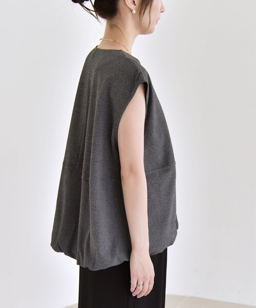 quaranciel（カランシエル）の「quaranciel:〈手洗い可能〉カット ジョーゼット ドロスト ジップ ベスト（Tシャツ/カットソー・レディース・ブラック/ブラウン/グレー・ONE SIZE）」の5枚目の写真