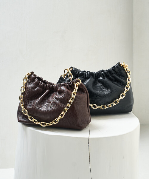 FREAK'S STORE(フリークスストア)の「AULENTTI × FREAK'S STORE/オウレンティ 別注 2WAY チェーン レザーショルダーミニバッグ(ショルダーバッグ・レディース・ブラック/ブラウン・ONE SIZE)」の14枚目の写真