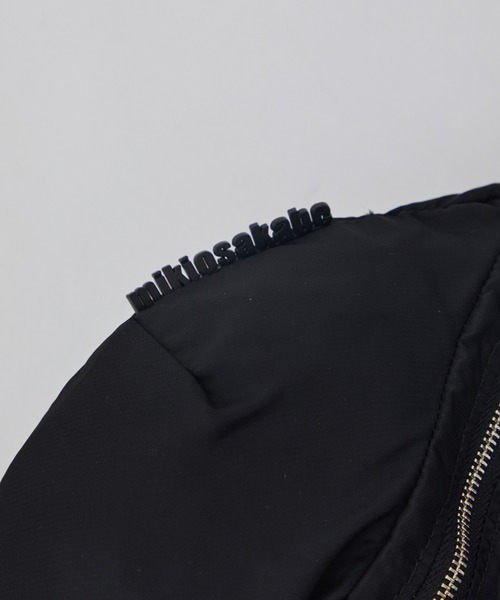 MIKIO SAKABE(ミキオ サカベ)の「【MIKIOSAKABE/ミキオサカベ】《STUDIOUS別注》別注 epi/ナイロンバッグ(ショルダーバッグ・レディース・ブラック/グレー・FREE)」の8枚目の写真