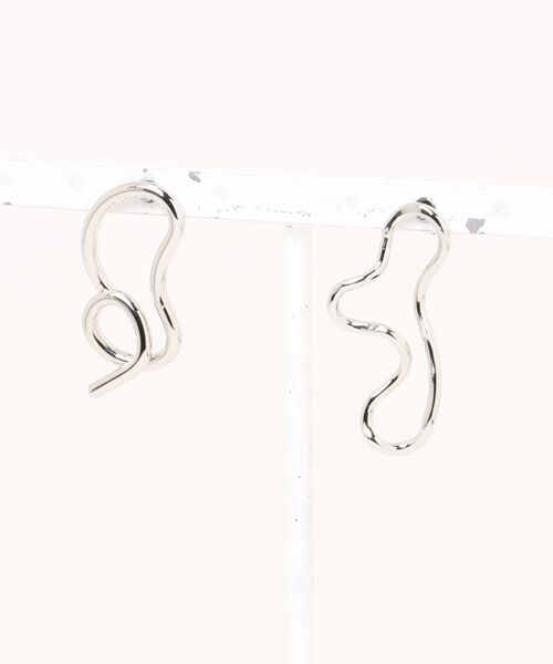 le cercle ADAM ET ROPE'(ルセルクルアダムエロペ)の「アシメラインピアス(ピアス(両耳用)・レディース・シルバー/ゴールド・FREE)」の9枚目の写真