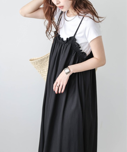 AMELY(エミリー)の「ミニフリルキャミワンピース(ワンピース・レディース・ベージュ/ブラウン/ブラック・フリー)」の5枚目の写真