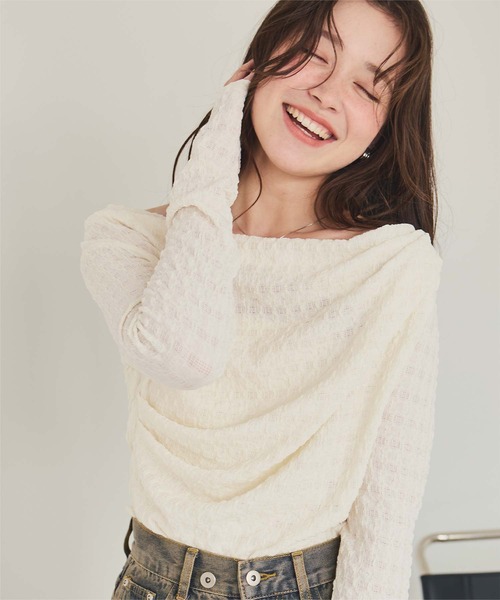 titivate(ティティベイト)の「ドレープデザインロングスリーブトップス(Tシャツ/カットソー・レディース・ピンク/イエロー/ブラック/アイボリー・S/M/L)」の12枚目の写真