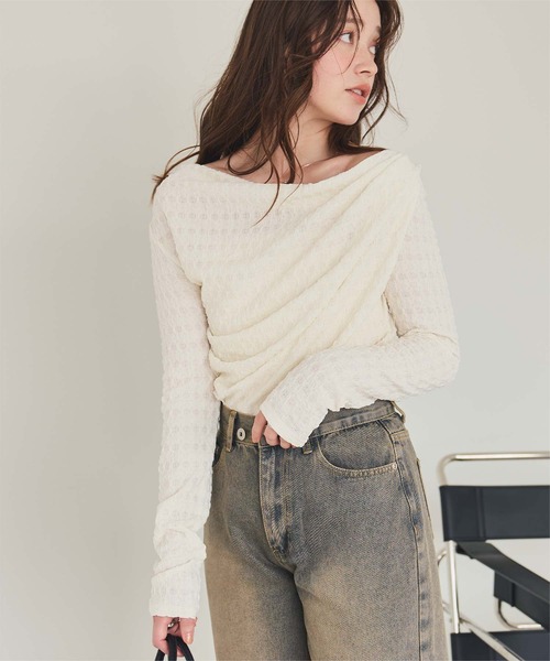titivate(ティティベイト)の「ドレープデザインロングスリーブトップス(Tシャツ/カットソー・レディース・ピンク/イエロー/ブラック/アイボリー・S/M/L)」の5枚目の写真