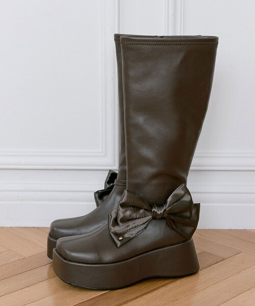 OLIVE des OLIVE（オリーブデオリーブ）の「【Belle Charme】リボン付きスクエアロングブーツ（ブーツ・レディース・ブラック/ブラウン・SMALL/MEDIUM/LARGE）」の10枚目の写真