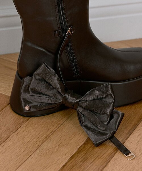 OLIVE des OLIVE（オリーブデオリーブ）の「【Belle Charme】リボン付きスクエアロングブーツ（ブーツ・レディース・ブラック/ブラウン・SMALL/MEDIUM/LARGE）」の18枚目の写真