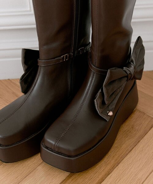 OLIVE des OLIVE（オリーブデオリーブ）の「【Belle Charme】リボン付きスクエアロングブーツ（ブーツ・レディース・ブラック/ブラウン・SMALL/MEDIUM/LARGE）」の19枚目の写真