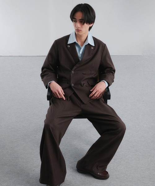 Adoon plain(アドーンプレーン)の「【セットアップ対応】 Eyelet-Detail Striped Tailored Jacket / ハトメデザインストライプテーラードジャケット(テーラードジャケット・メンズ・チャコールグレー/ブラック/ブラウン・LARGE/MEDIUM)」の3枚目の写真