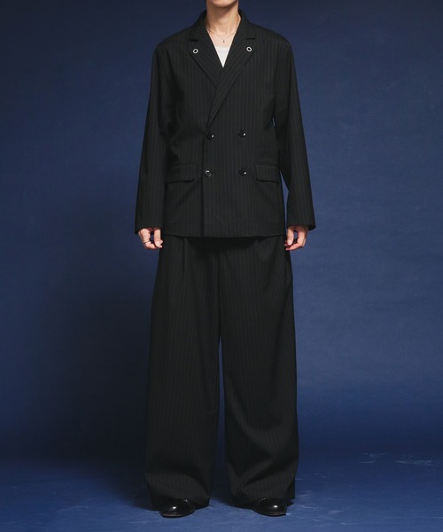 Adoon plain（アドーンプレーン）の「【セットアップ対応】　Eyelet-Detail Striped Tailored Jacket / ハトメデザインストライプテーラードジャケット（テーラードジャケット・メンズ・チャコールグレー/ブラック・LARGE/MEDIUM）」の6枚目の写真