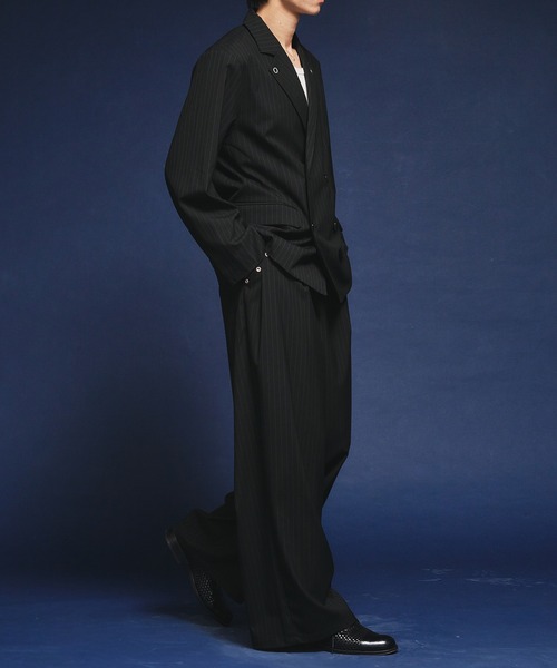 Adoon plain（アドーンプレーン）の「【セットアップ対応】　Eyelet-Detail Striped Tailored Jacket / ハトメデザインストライプテーラードジャケット（テーラードジャケット・メンズ・チャコールグレー/ブラック・LARGE/MEDIUM）」の18枚目の写真