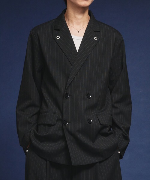 Adoon plain（アドーンプレーン）の「【セットアップ対応】　Eyelet-Detail Striped Tailored Jacket / ハトメデザインストライプテーラードジャケット（テーラードジャケット・メンズ・チャコールグレー/ブラック・LARGE/MEDIUM）」の16枚目の写真