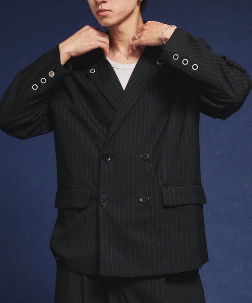 Adoon plain（アドーンプレーン）の「【セットアップ対応】　Eyelet-Detail Striped Tailored Jacket / ハトメデザインストライプテーラードジャケット（テーラードジャケット・メンズ・チャコールグレー/ブラック・LARGE/MEDIUM）」の17枚目の写真