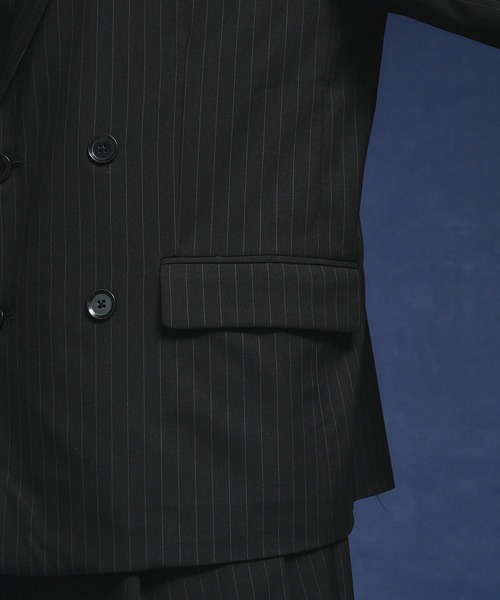 Adoon plain（アドーンプレーン）の「【セットアップ対応】　Eyelet-Detail Striped Tailored Jacket / ハトメデザインストライプテーラードジャケット（テーラードジャケット・メンズ・チャコールグレー/ブラック・LARGE/MEDIUM）」の11枚目の写真