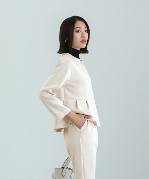 Emilyan(エミリアン)の「無敵のジャケット【洗える・UV CUT・ストレッチ・軽量・接触冷感】ハイストレッチダンボールニット・デザインボタン付ノーカラージャケット(ノーカラージャケット・レディース・ネイビー/ブラック/ライトベージュ・L/S/M)」の5枚目の写真