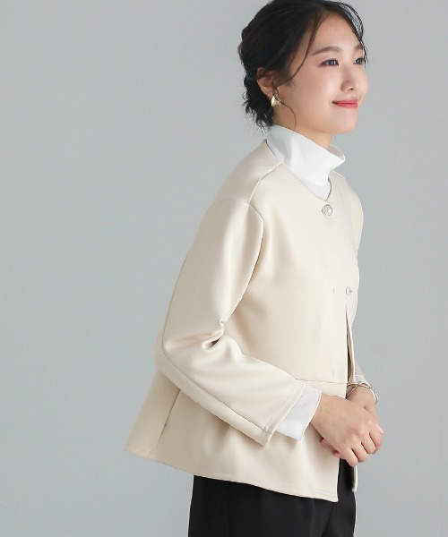 Emilyan(エミリアン)の「無敵のジャケット【洗える・UV CUT・ストレッチ・軽量・接触冷感】ハイストレッチダンボールニット・デザインボタン付ノーカラージャケット(ノーカラージャケット・レディース・ネイビー/ブラック/ライトベージュ・L/S/M)」の8枚目の写真