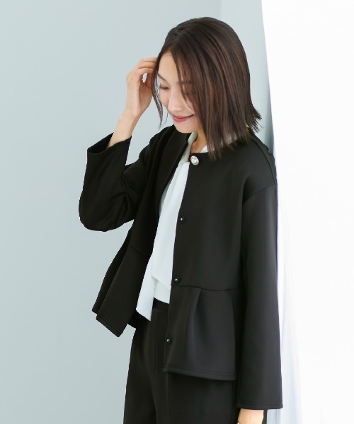 Emilyan(エミリアン)の「無敵のジャケット【洗える・UV CUT・ストレッチ・軽量・接触冷感】ハイストレッチダンボールニット・デザインボタン付ノーカラージャケット(ノーカラージャケット・レディース・ネイビー/ブラック/ライトベージュ・L/S/M)」の18枚目の写真