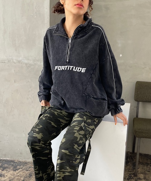 ROGER AND RAW(ロジャーアンドロウ)の「袖パイピングバックプリントスウェットプルオーバー(Tシャツ/カットソー・レディース・ブラック/ライトインディゴブルー/ホワイト/スミクロ・FREE)」の13枚目の写真