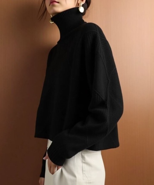 cammie（キャミー）の「スクエアー柄編みハイネックニット（ニット/セーター・レディース・ブルー/イエロー/ホワイト/ブラック・M/L）」の8枚目の写真