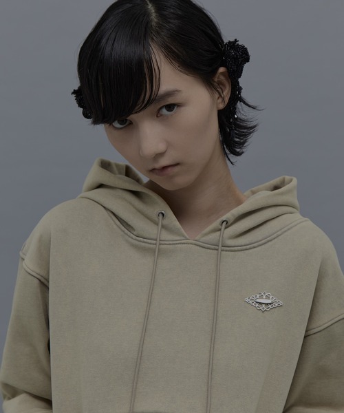 tanakadaisuke(タナカダイスケ)の「【tanakadaisuke/タナカダイスケ】black drip down clip/ブラックドリップビジューヘアクリップ/オケージョン/左右差なし/1個売り(バレッタ/ヘアクリップ・レディース・ブラック・FREE)」の5枚目の写真