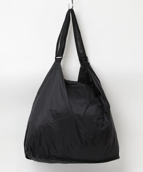 BURLAP OUTFITTER（バーラップアウトフィッター）の「BURLAP OUTFITTER バーラップアウトフィッターFOLDING SHOULDER TOTE（ショルダーバッグ・メンズ・ベージュ/ブラック・FREE）」の3枚目の写真