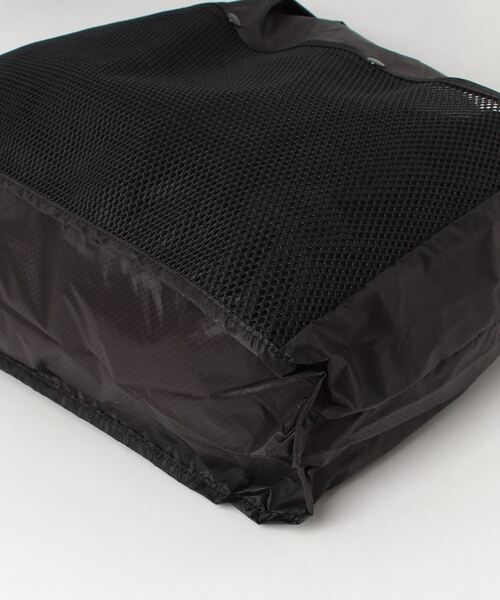 BURLAP OUTFITTER（バーラップアウトフィッター）の「BURLAP OUTFITTER バーラップアウトフィッターFOLDING SHOULDER TOTE（ショルダーバッグ・メンズ・ベージュ/ブラック・FREE）」の4枚目の写真