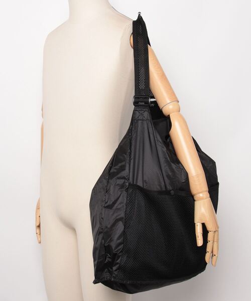 BURLAP OUTFITTER（バーラップアウトフィッター）の「BURLAP OUTFITTER バーラップアウトフィッターFOLDING SHOULDER TOTE（ショルダーバッグ・メンズ・ベージュ/ブラック・FREE）」の6枚目の写真